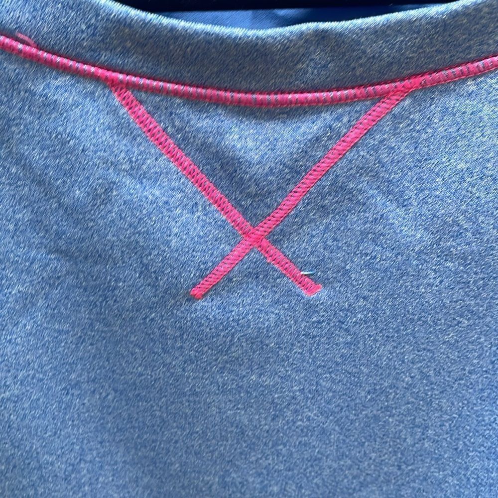 Light weight, North Face Pullover - Picture 3 of 6